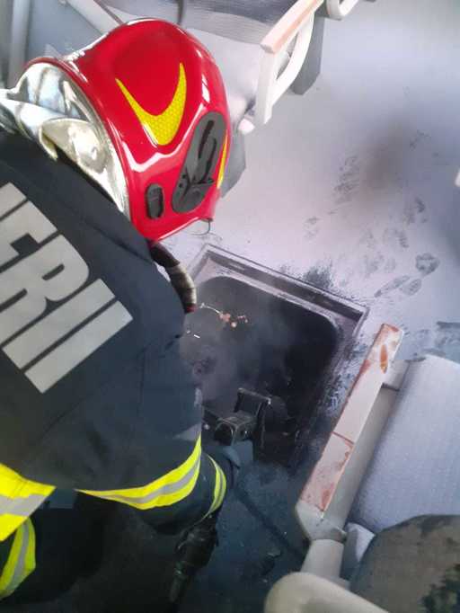 UPDATE - Cluj: Incendiu la un tren de călători / Peste o sută de persoane s-au evacuat / Precizările CFR