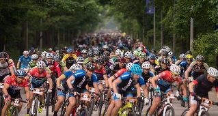 Organizatorii concursului de ciclism care reclamau că Romsilva a arat poteci de pe traseu anunţă că au avut discuţii cu reprezentanţii instituţiei şi ai Ministerului Mediului/ Ministrul Tanczos Barna va parcurge cu bicicleta o porţiune din traseu
