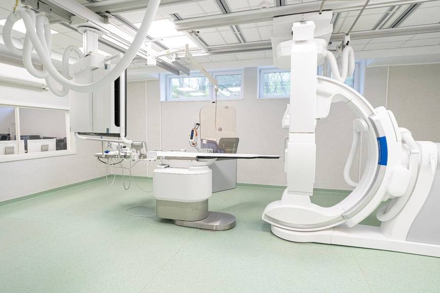 Ilie Bolojan: Aparatură medicală de top în Spitalul Judeţean din Oradea / S-au finalizat lucrările la noul compartiment de radiologie şi neuroradiologie intervenţională - FOTO

