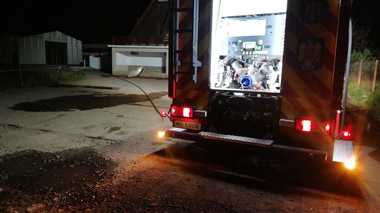 Incendiu la un centru de recreere din Rădăuţi, cu degajări mari de fum şi gaze toxice / Programul se terminase, astfel că în interior nu erau persoane