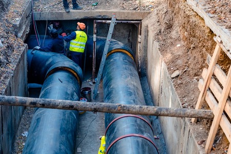 Termoenergetica anunţă că face lucrări de reparaţii sau modernizare la conducte din reţeaua primară din toate sectoarele Capitalei/ Peste 600 de blocuri şi Spitalul ”Bagdasar-Arseni” vor rămâne fără apă caldă
