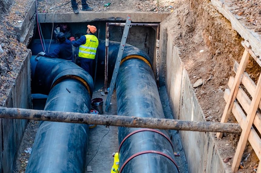 Termoenergetica anunţă că face lucrări de reparaţii sau modernizare la conducte din reţeaua primară din toate sectoarele Capitalei/ Peste 600 de blocuri şi Spitalul ”Bagdasar-Arseni” vor rămâne fără apă caldă