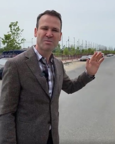 Negoiţă, după ce Nicuşor Dan a anunţat că palmierii din Sectorul 3 au fost plantaţi ilegal şi vor fi scoşi: Este circ ieftin. Bucureştenii nu au apă caldă, nu avem iluminat public, transportul public este vai de el. Nu trebuie şi primarul general să facă ceva? 