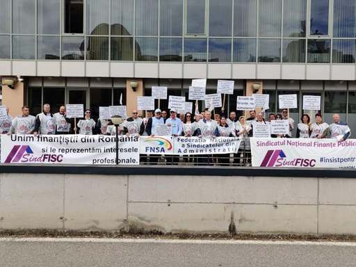 Protest al sindicaliştilor din sistemul de Finanţe Publice / Revendicările sindicaliştilor