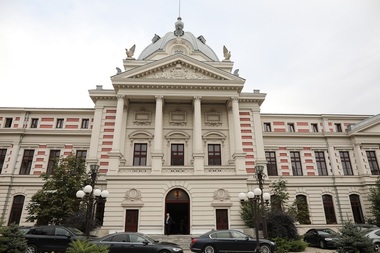 Niciun candidat pentru un post de medic de ATI la ”Colţea” - Manager: Am transformat postul în medic specialist din primar şi tot nu s-a înscris nimeni. Nu e o specialitate confortabilă /Rafila: Am cerut DSP să centralizeze până luni nevoia de posturi

