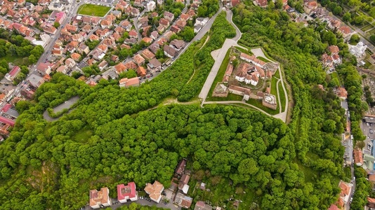 Proiect de HG prin care Cetatea Braşovului, recuperată de la Aro Palace după şapte ani de procese, ar urma să treacă în  proprietatea municipiului Braşov, pus în dezbatere publică
