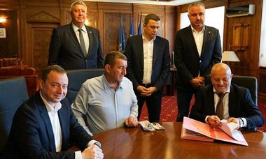 Sorin Grindeanu: A fost semnat al 70 lea protocol între CNAIR şi autorităţile locale. Continuăm cooperarea pentru dezvoltarea infrastructurii prin protocolul semnat cu CJ Buzău şi Primăria Verneşti pentru construcţia unui pasaj pe DN10