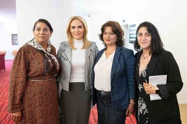 Gabriela Firea: Naşterea acasă pune în pericol viaţa copilului şi a mamei. Vă rog să mergeţi la spitale şi să aduceţi în siguranţă copiii pe lume!
