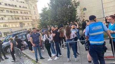 UPDATE - MS: 627 de candidaţi au ales locuri şi posturi la repartiţia pentru sesiunea extraordinară de Rezidenţiat/ Un singur loc rămas neocupat, la chirurgie orală şi maxilo-facială/ Candidaţii care nu au obţinut loc au vociferat - FOTO