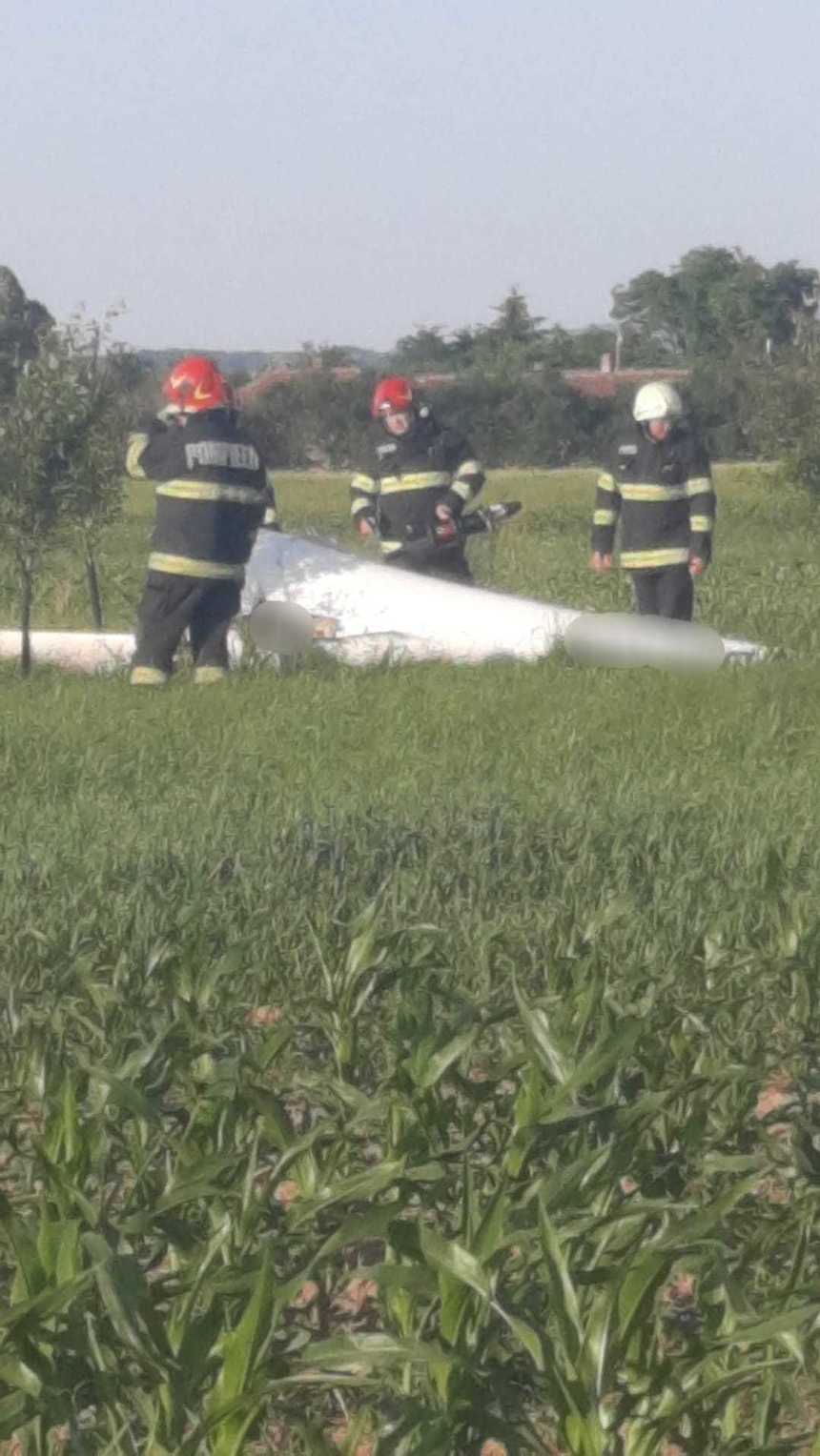 Bihor: Planor căzut în apropierea unui aerodrom / Pilotul a murit - FOTO / VIDEO
