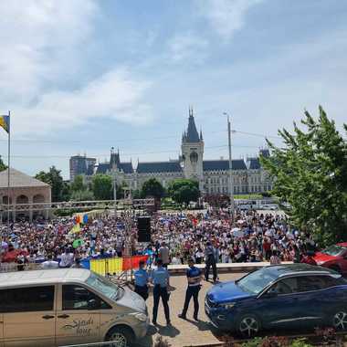Lider sindical al profesorilor ieşeni: Această grevă va intra în cărţile de istorie. Depinde de noi cum vom intra, fie o facem ca pierzători, fie vom intra ca învingători / Nou protest în faţa Prefecturii Iaşi