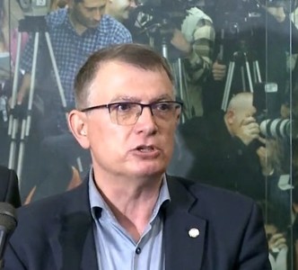 Marius Nistor: Guvernul a avansat o nouă variantă, în sensul în care creşterea de la 1 ianuarie 2024 ar trebui să fie de 45% din creşterile stipulate în grilele de salarizare şi 1.500 de lei acordaţi în 5 octombrie, bani din fonduri europene