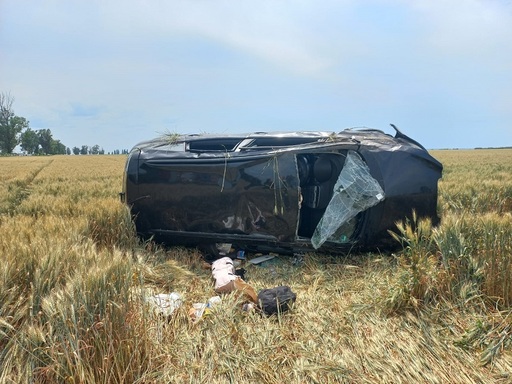 UPDATE - Grav accident rutier în judeţul Prahova: Şase persoane sunt rănite. O femeie are un braţ amputat, iar un copil de 12 ani este inconştient / Încă un copil rănit, preluat cu un elicopter SMURD - FOTO
