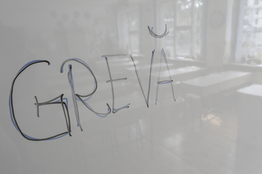 Sindicaliştii din educaţie, după discuţia de la Guvern: Luni, greva continuă. Răspunsul, dat luni, la 10:00, după consultarea proiectului de majorare a salariilor / Despre recuperarea orelor: Şcoala nu e magazin. Nu poţi pune lacătul / Anunţul premierului