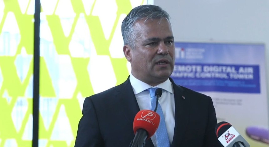 Adrian Veştea, la inaugurarea Aeroportului Internaţional Braşov: Mă bucur că am reuşit să ducem la bun sfârşit un vis al nostru, al braşovenilor, pe care l-au gândit şi l-au aşteptat foarte multe generaţii şi care astăzi prinde contur - VIDEO