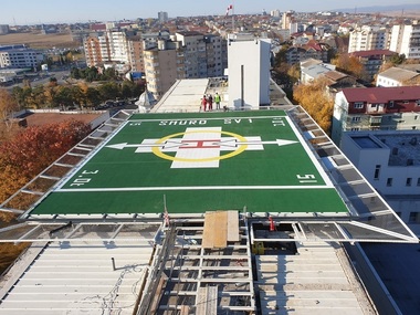 Două noi heliporturi, la Spitalul ”Marie Curie” şi la Spitalul Judeţean Suceava. La Spitalul ”M. Curie„ urmează să fie angajat personal, la Suceava s-au ocupat 2 posturi din 5 / Dr. Bogdan Opriţa: Fiecare spital ar trebui să aibă o astfel de facilitate 

