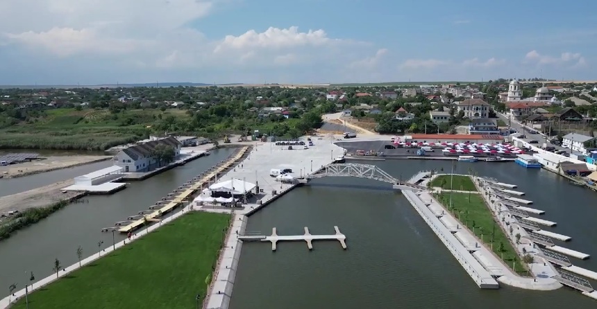 Tulcea: A fost inaugurat noul port turistic din Jurilovca / Acesta are o capacitate de 180 de locuri de acostare, iar investiţia este de aproape 20 de milioane de lei