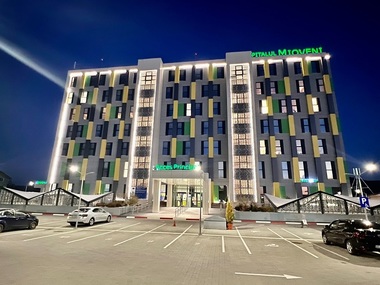 Spitalul Mioveni, unul dintre puţinele spitale de stat construite de la 0 după 1989 - Există medici suficienţi şi aparatură modernă. Cei care vor cazare o primesc de la primărie. Manager: Dacă un medic vrea neapărat un aparat, găsim o soluţie şi îl aducem
