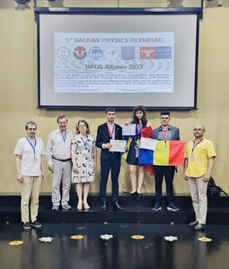 Echipa României, rezultate de excepţie la Balcaniada de Fizică / Elevii români au obţinut o medalie de aur, două de argint şi una de bronz