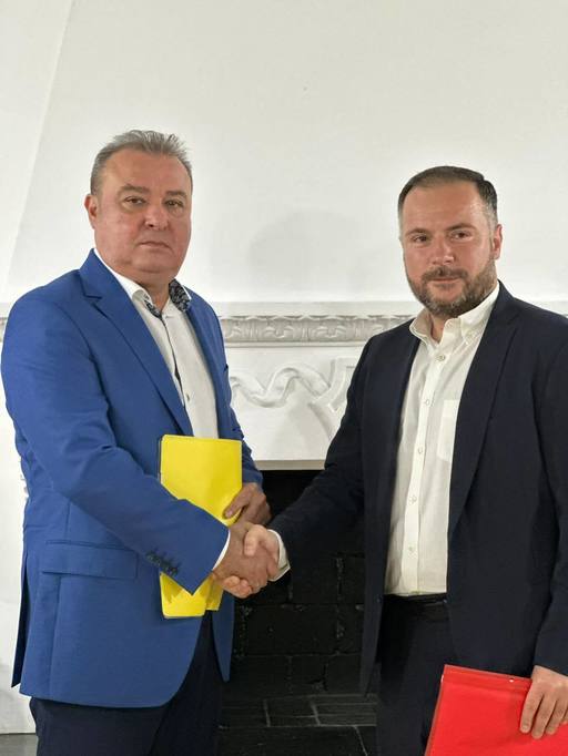 Organizaţiile PSD şi PNL Sector 5 au semnat un acord pentru asigurarea majorităţii în Consiliul Local, după revenirea lui Cristian Popescu Piedone în funcţia de primar