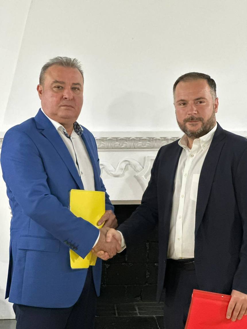 Organizaţiile PSD şi PNL Sector 5 au semnat un acord pentru asigurarea majorităţii în Consiliul Local, după revenirea lui Cristian Popescu Piedone în funcţia de primar