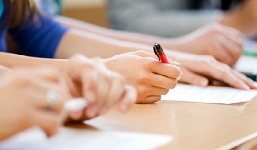 Absolvenţii de liceu susţin proba la alegere a profilului în cadrul examenului de bacalaureat / Zece discipline puteau fi alese 