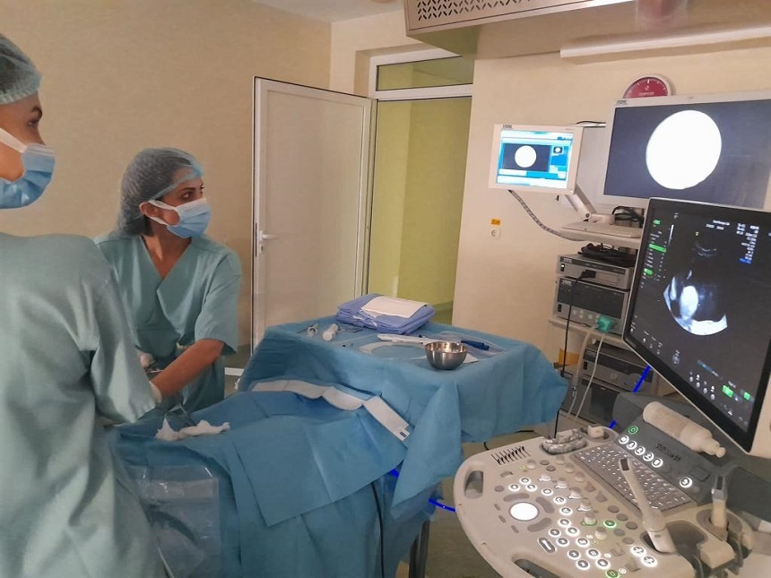 Bebeluşi operaţi înainte de a se naşte. 100 de intervenţii, făcute până acum la Spitalul Filantropia, singurul centru de stat unde sunt posibile operaţii intrauterine cu laser. Specialiştii s-au pregătit în centre de renume din Europa

