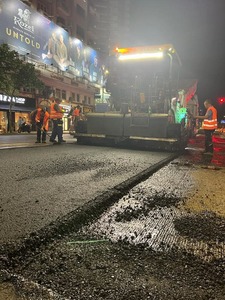Primarul Capitalei Nicuşor Dan a anunţat că Bulevardul Magheru a intrat în reparaţii, fiind făcute asfaltări şi trasarea marcajelor rutiere - FOTO