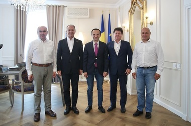 Regiunea Banat - Crişana vrea să devină cea mai ofertantă zonă turistică din ţară/ Cinci lideri ai consiliilor judeţene s-au reunit la Timişoara
