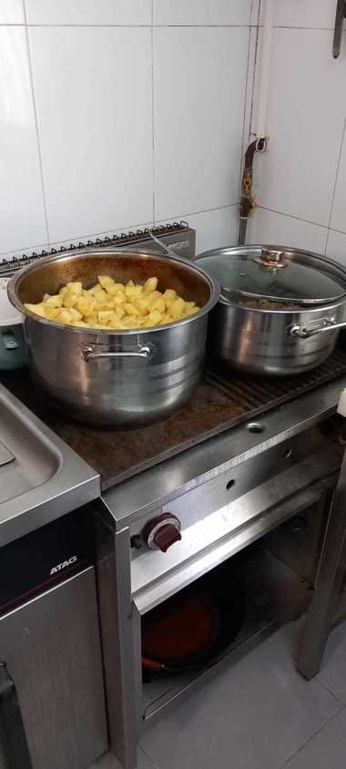 Vâlcea: Situaţia din azilul privat al cărui patron a refuzat accesul autorităţilor pentru preluarea celor internaţi nu s-a schimbat. Instituţiile din judeţ aşteaptă un document de la CRPC Sud-Vest Oltenia pentru a putea lua mai departe măsuri