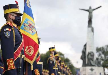 Ceremonie militară şi religioasă în memoria eroilor aviatori, cu ocazia Zilei Aviaţiei Române şi a Forţelor Aeriene / Vor evolua aeronave militare  F-16 Fighting Falcon, C-130 Hercules, C-27J Spartan, IAR-330, IAR-99 şi elicoptere EC-135