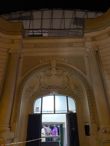 Primăria Sectorului 5: Teatrul de Vară Capitol (Grădina Alhambra), închis de ANPC în urma unor controale/ Băutura depozitată pe jos, lipsa aparatelor de aer condiţionat şi tenculaia desprinsă, printre nereguli