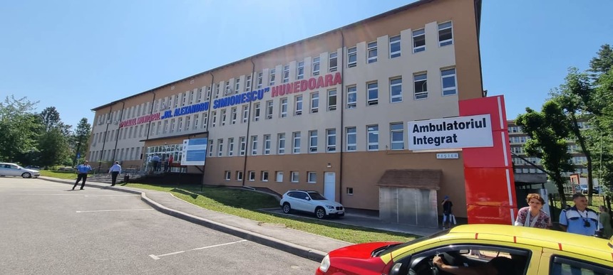 Ambulatoriul Spitalului Municipal Hunedoara, inaugurat după modernizare cu bani europeni/ Rafila: Cred că, în câţiva ani, ţara noastră poate să se compare cu oricare din UE din punct de vedere al dezvoltării infrastructurii de sănătate şi a dotării