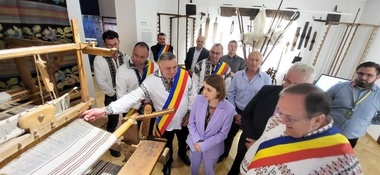 Ministrul Luminiţa Odobescu, la cea de-a XXXIV–a Ediţie a Festivalului Internaţional de Folclor ”Întâlniri Bucovinene”: Până în prezent, România a înscris deja nouă elemente pe Lista Reprezentativă UNESCO, anul trecut fiind inclusă Cămaşa cu altiţă