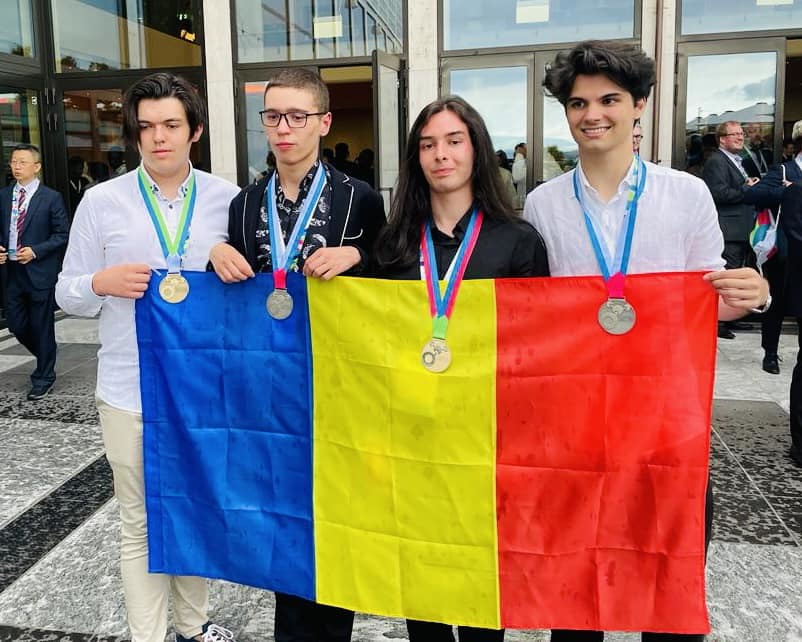 Medalii de aur, argint şi bronz, obţinute de elevii români la Olimpiada Internaţională de Chimie

