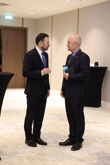 Ministrul Mediului Mircea Fechet: Ne-am angajat să eliminăm din circulaţie un sfert de milion de maşini vechi de peste 15 ani. Investim 240 de milioane de lei în programul RABLA local 
