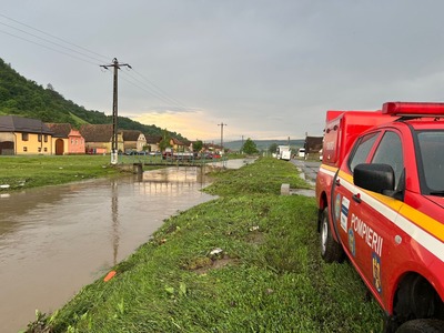 Hidrologii au emis o avertizare Cod roşu de inundaţii pentru judeţele Alba şi Cluj