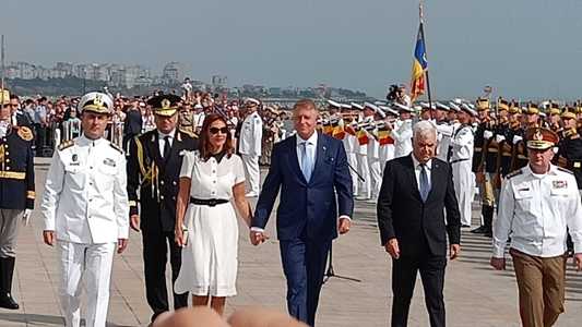 UPDATE - Ceremonii de Ziua Marinei, după o pauză de patru ani / Ce au transmis preşedintele Iohannis şi premierul Ciolacu / Nava Phoenix, chemată de la paradă pentru salvarea unei persoane - FOTO / VIDEO