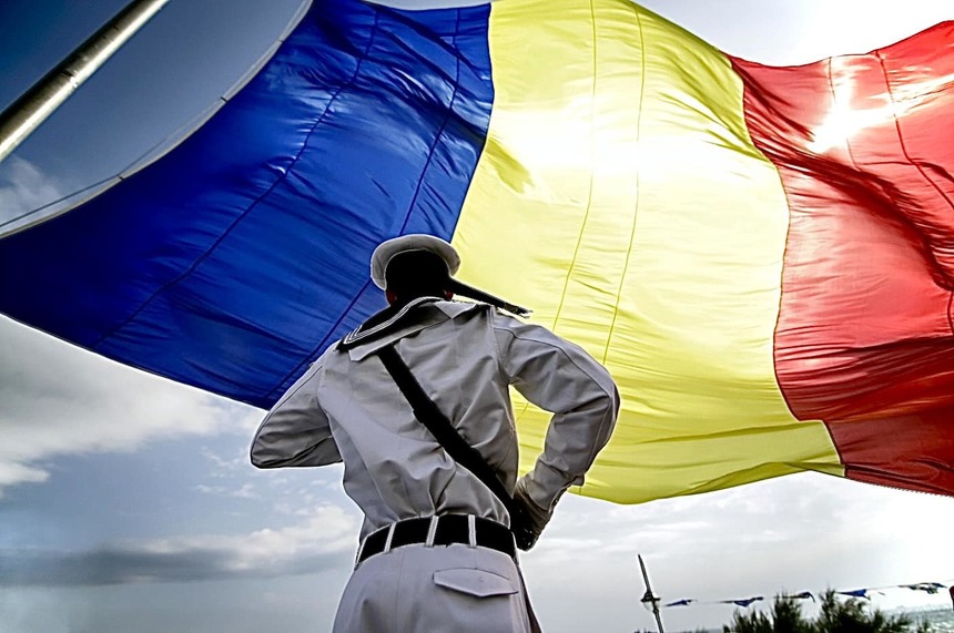 Nicuşor Dan: De Ziua Marinei Române salut toţi marinarii şi le urez să navigheze lin şi să continue să poarte cu mândrie steagul României peste mări şi oceane