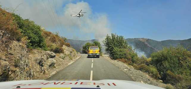 IGSU: Mai mulţi pompieri români intervin în Insula Corsica pentru stingerea unui incendiu forestiere, în apropierea localităţii Corte - FOTO, VIDEO