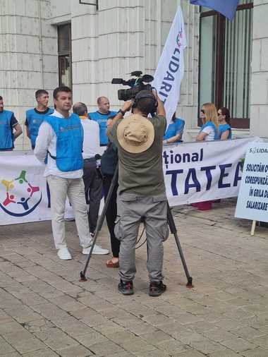 Grevă de avertisment în administraţiile fiscale din ţară / Miting de protest la Ministerul Finanţelor - FOTO