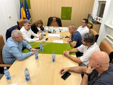 Explozii la o staţie GPL din Crevedia - La Spitalul Bagdasar sunt internaţi 13 răniţi, din care cinci civili, intubaţi, 7 pompieri şi un jandarm