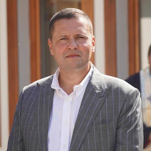 Explozii la o staţie GPL din Crevedia - Şeful CJ Dâmboviţa: Din datele pe care le avem la acest moment, au ars 8 case, iar alte 11 sunt afectate. Tuturor familiilor evacuate le vom pune la dispoziţie locuri de cazare în zonă