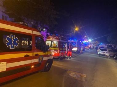 UPDATE - Constanţa: Un autocar în care se aflau aproximativ 40 de pasageri ucraineni a lovit un limitator de înălţime/ Cincisprezece persoane, rănite, opt dintre ele fiind transportate la spital/ A fost activat Planul Roşu de Intervenţie - FOTO, VIDEO