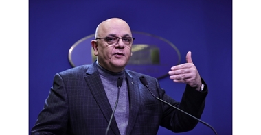 Arafat, întrebat dacă Iohannis a vrut să-l destituie: Nu ştiu, nu comentez. Eu ştiu că am o colaborare excelentă cu dânsul

