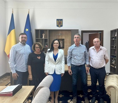Ministrul Muncii a discutat cu sindicaliştii din Finanţe pe tema noii legi a salarizării în sistemul public - FOTO