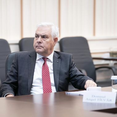 MApN: În proximitatea satului Plauru, echipele de investigare ale MApN au descoperit elemente care pot fi asimilate unor resturi de dronă. S-au ridicat probele care vor fi supuse unor expertize tehnice, care să permită stabilirea provenienţei