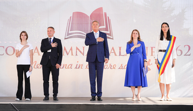 Armand: În Sectorul 1, am investit masiv în extinderea capacităţii şcolilor, am atras bani europeni pentru dotarea sălilor de curs cu mobilier şi echipamente, construim noi şcoli şi licee / Mesaj pentru elevi: Vă rog nu copiaţi, nu plagiaţi! 