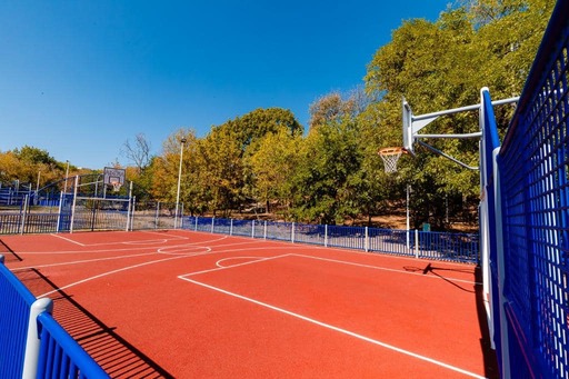 N. Dan: Parcurile Circului, Băneasa, Izvor, Carol I, Tineretului, Regele Mihai I (Herăstrău) au de acum terenuri de sport noi, cu echipamente moderne