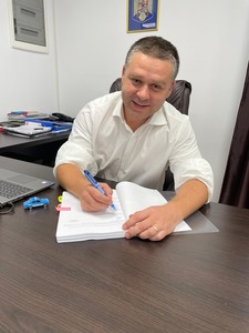Primarul Sectorului 6 Ciprian Ciucu a semnat contractul pentru construirea Drumului Valea Largă / Lucrările vor fi gata anul viitor - FOTO